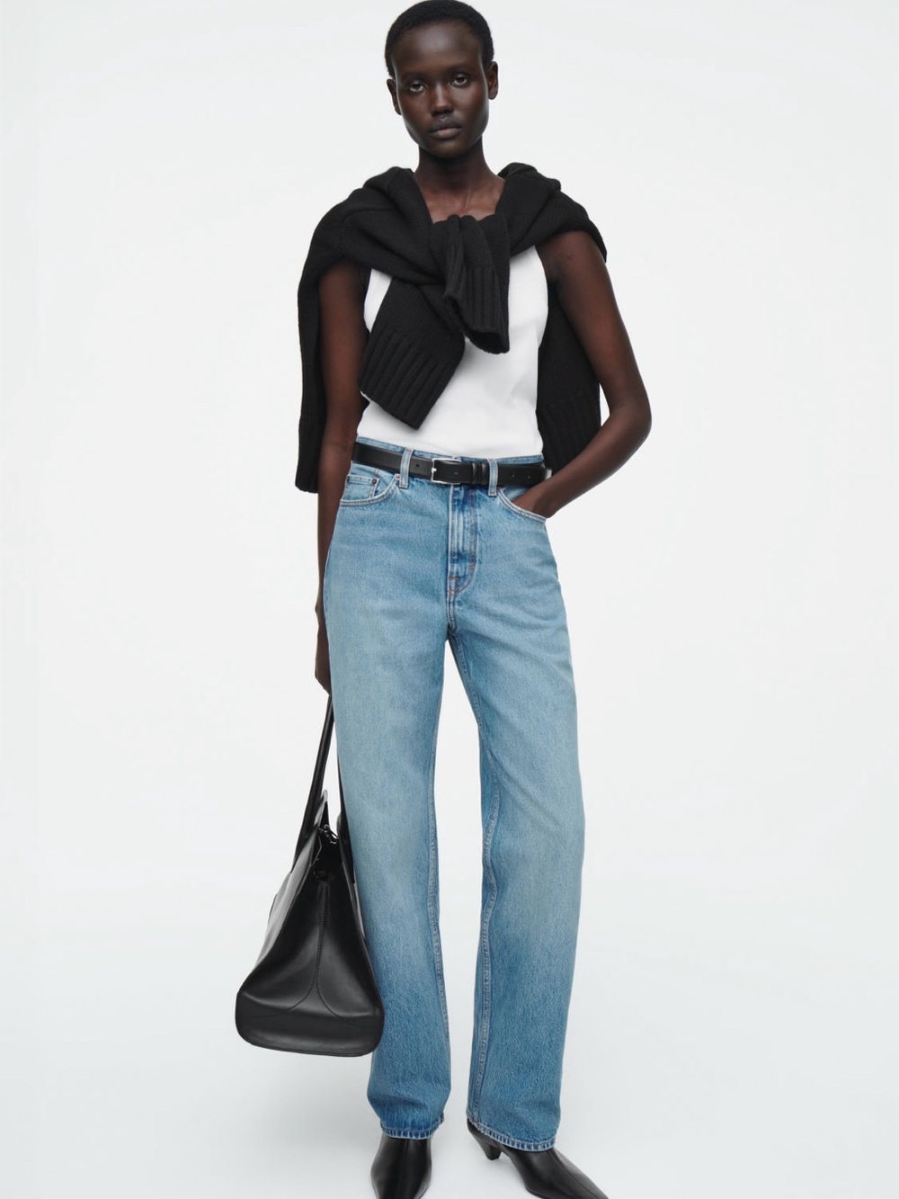 COS Column High-Rise Straight Leg Jeans in Light Blue, Size 31